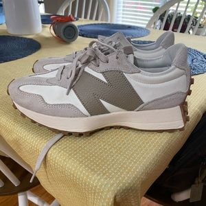 New Balance 327 size 9 worn a couple times